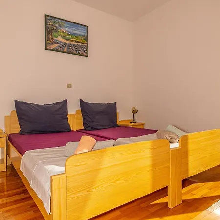 Apartment Francoise *